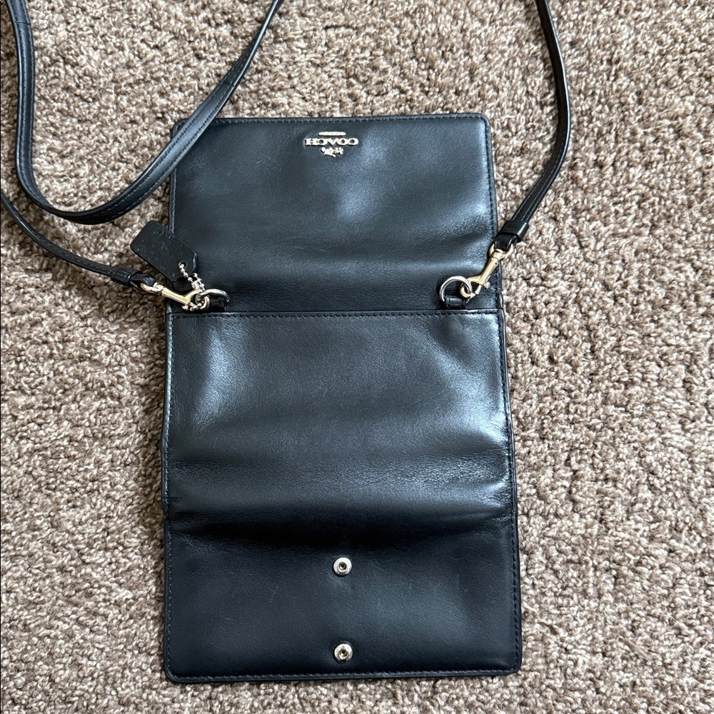 Coach Downtown Leather crossbody walet/purse - Picture 4 of 4